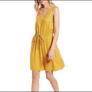 Hinge V Neck Popover Yellow Dress NWT L